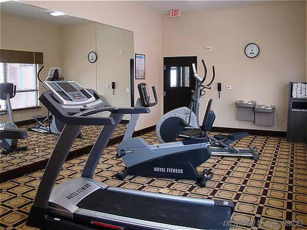 Holiday Inn Express & Suites Brownfield Экстерьер фото