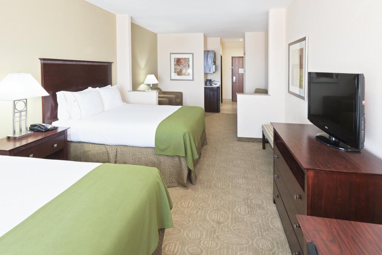 Holiday Inn Express & Suites Brownfield Экстерьер фото